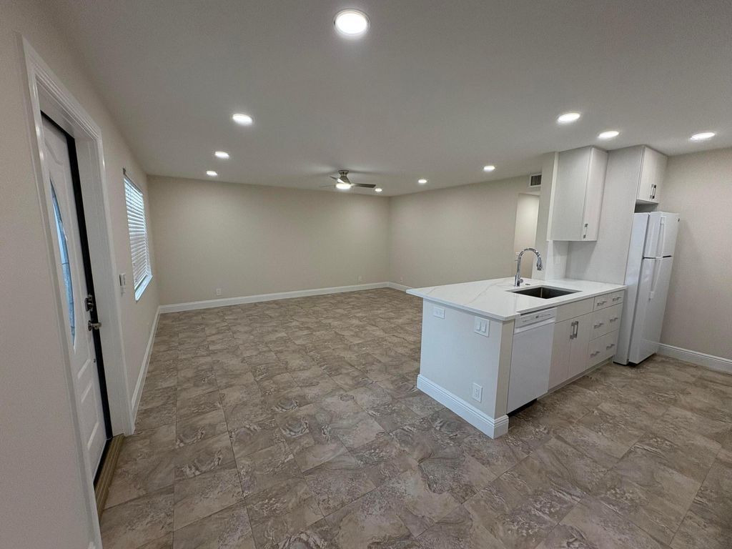 883 Normandy Lane 883, Delray Beach, FL 33484