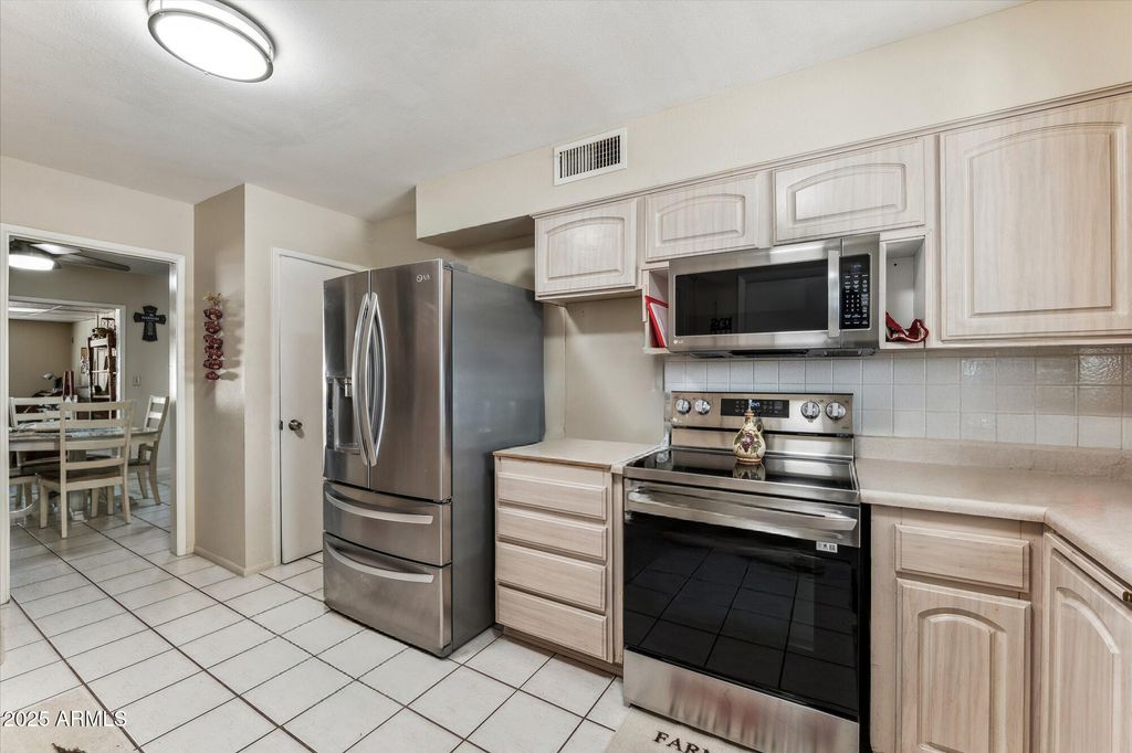 11002 W DEANNE Drive, Sun City, AZ 85351 — photo 4