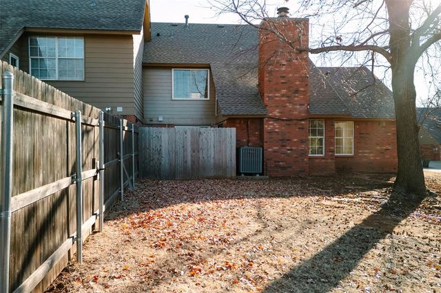 15 Coventry Court, Edmond, OK 73012
