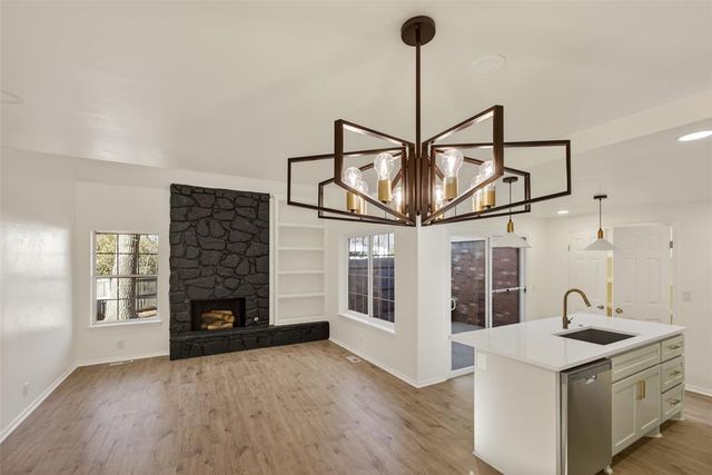 15 Coventry Court, Edmond, OK 73012