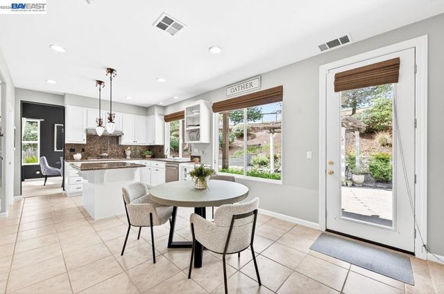 752 Troun Way, Livermore, CA 94551