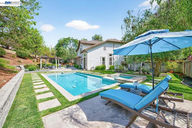 752 Troun Way, Livermore, CA 94551