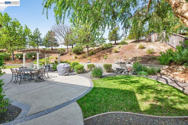 752 Troun Way, Livermore, CA 94551