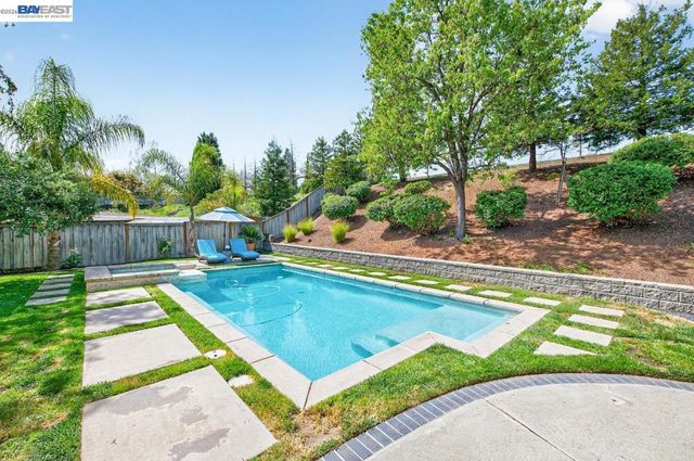 752 Troun Way, Livermore, CA 94551