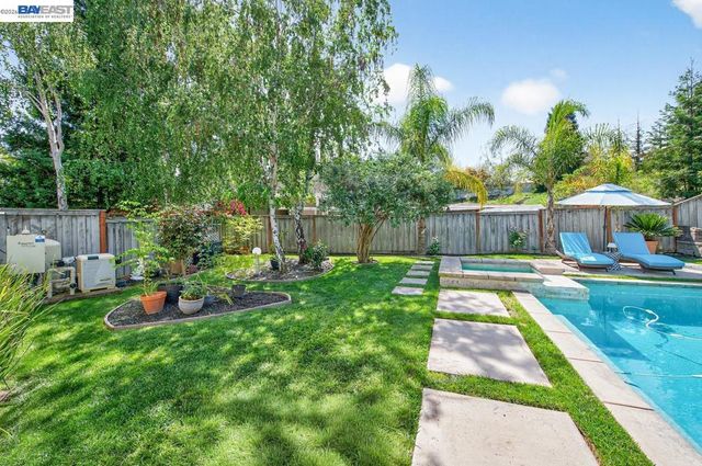 752 Troun Way, Livermore, CA 94551