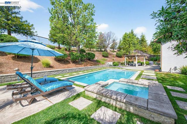 752 Troun Way, Livermore, CA 94551