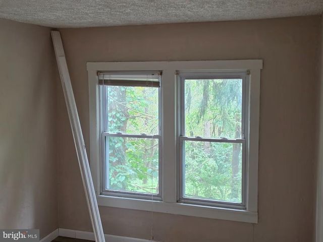 1139 HAMPTON AVE, Morgantown, WV 26505