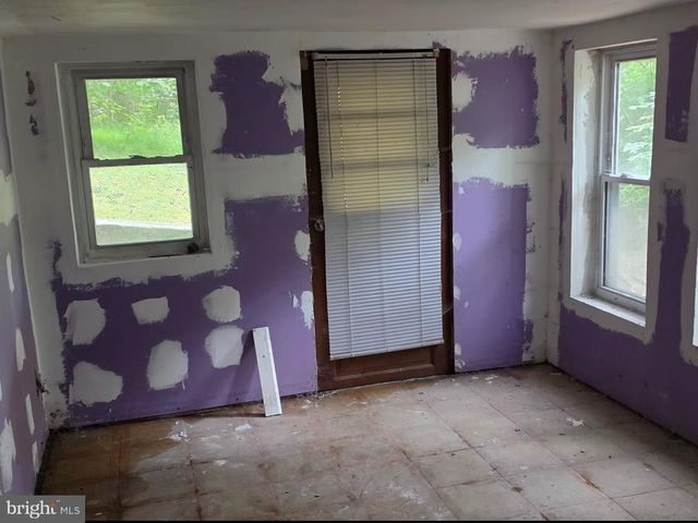1139 HAMPTON AVE, Morgantown, WV 26505