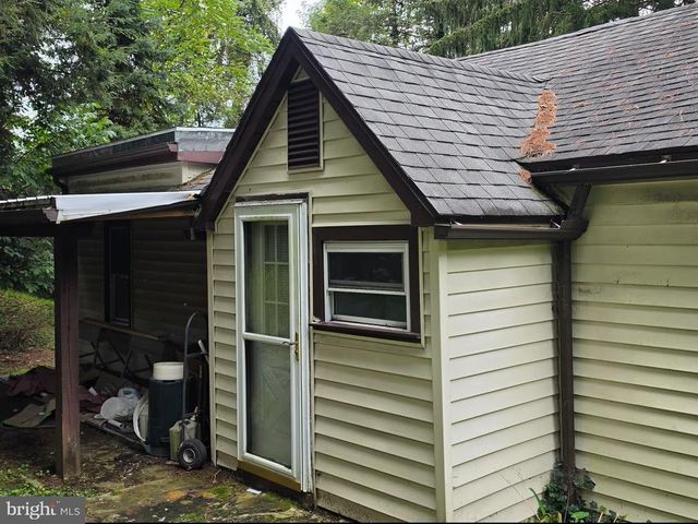 1139 HAMPTON AVE, Morgantown, WV 26505
