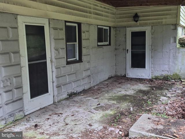 1139 HAMPTON AVE, Morgantown, WV 26505