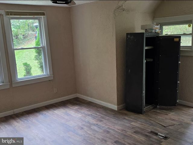 1139 HAMPTON AVE, Morgantown, WV 26505