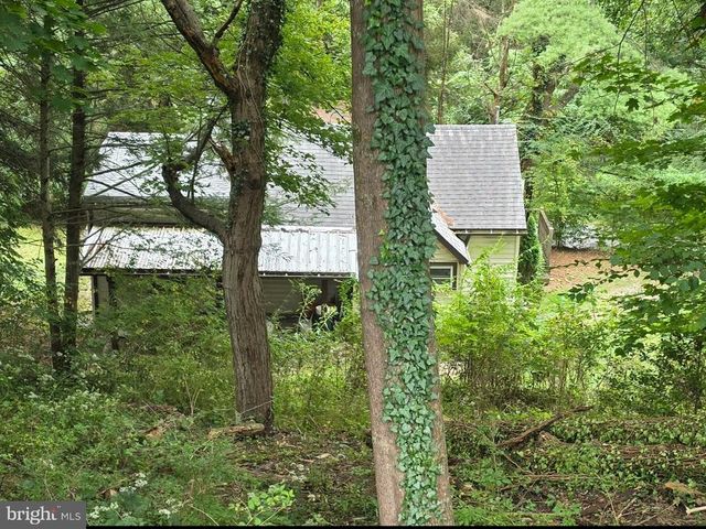 1139 HAMPTON AVE, Morgantown, WV 26505