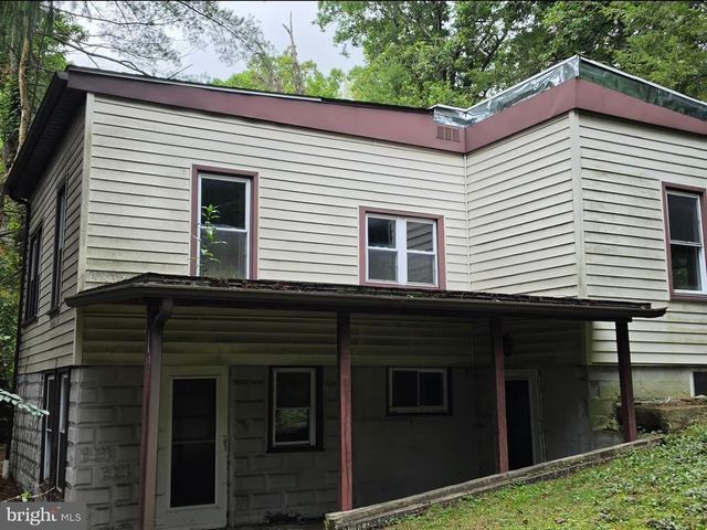 1139 HAMPTON AVE, Morgantown, WV 26505