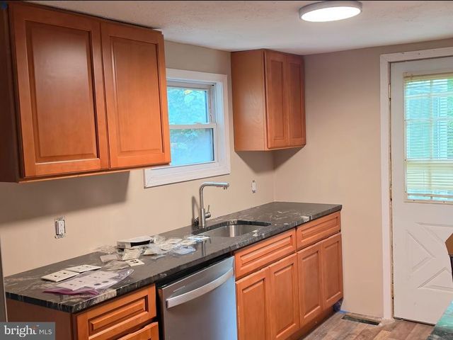 1139 HAMPTON AVE, Morgantown, WV 26505