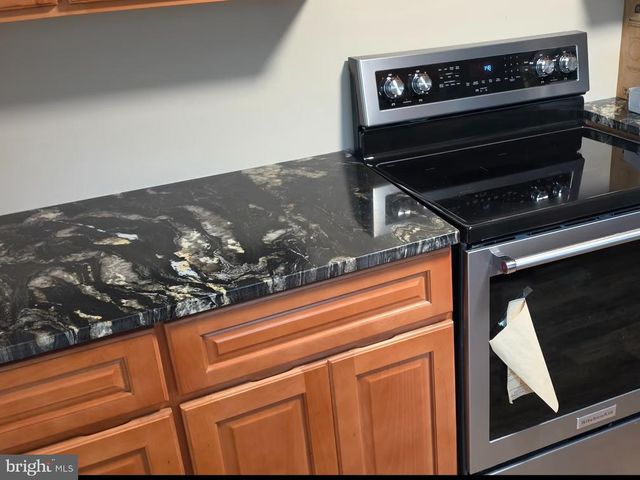 1139 HAMPTON AVE, Morgantown, WV 26505