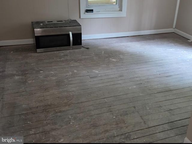 1139 HAMPTON AVE, Morgantown, WV 26505