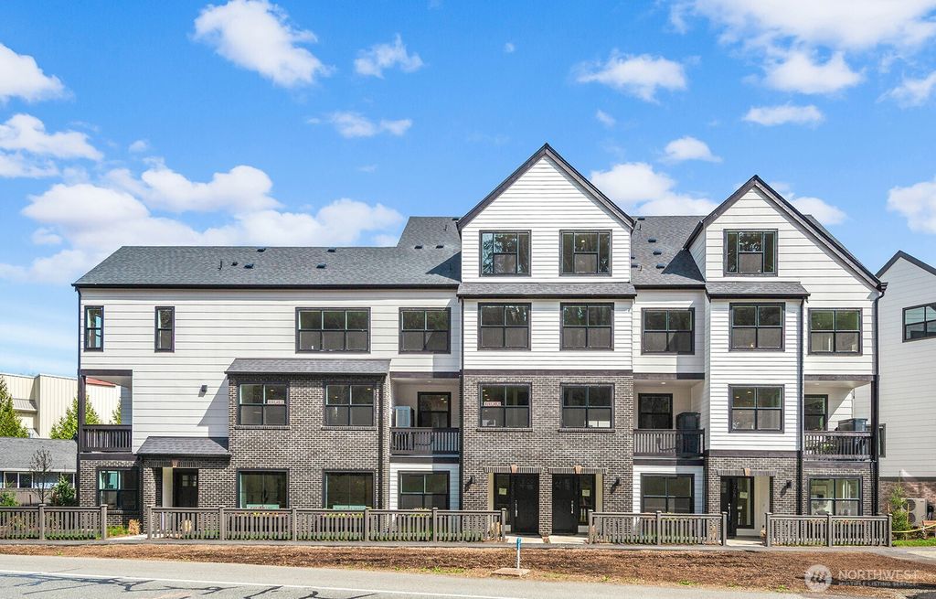 720 Newport Way NW, Issaquah, WA 98027