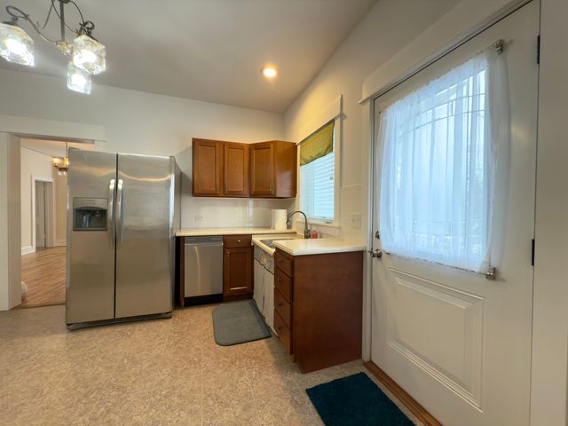 717 Warner Avenue, Lemont, IL 60439