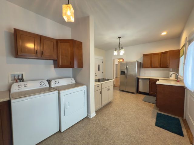 717 Warner Avenue, Lemont, IL 60439