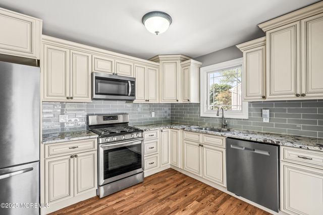 27 Branch Road, Oakhurst, NJ 07755