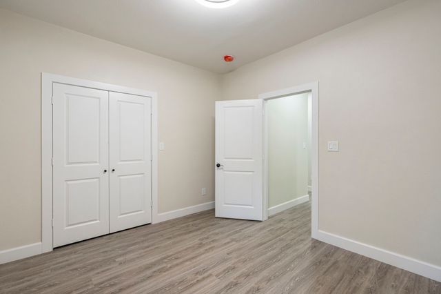 518 S Cockrell Hill Road, Cockrell Hill, TX 75211