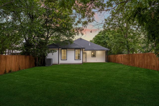 518 S Cockrell Hill Road, Cockrell Hill, TX 75211