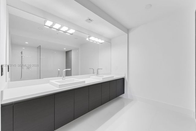300 Sunny Isles Blvd 4-905, Sunny Isles Beach, FL 33160