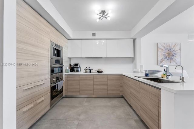300 Sunny Isles Blvd 4-905, Sunny Isles Beach, FL 33160