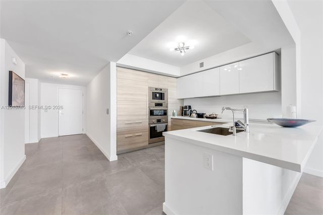 300 Sunny Isles Blvd 4-905, Sunny Isles Beach, FL 33160