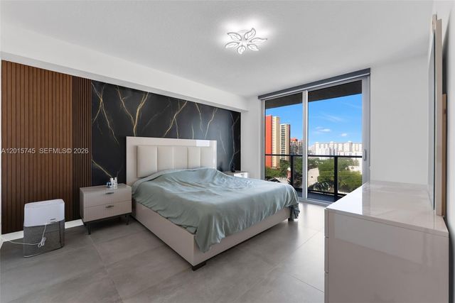 300 Sunny Isles Blvd 4-905, Sunny Isles Beach, FL 33160