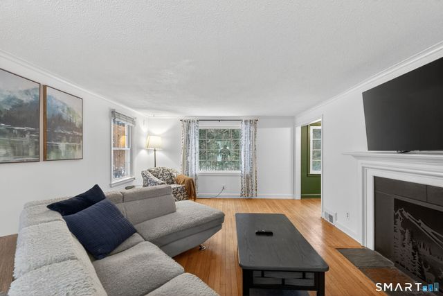 7 Grimes Brook Place, Simsbury, CT 06070