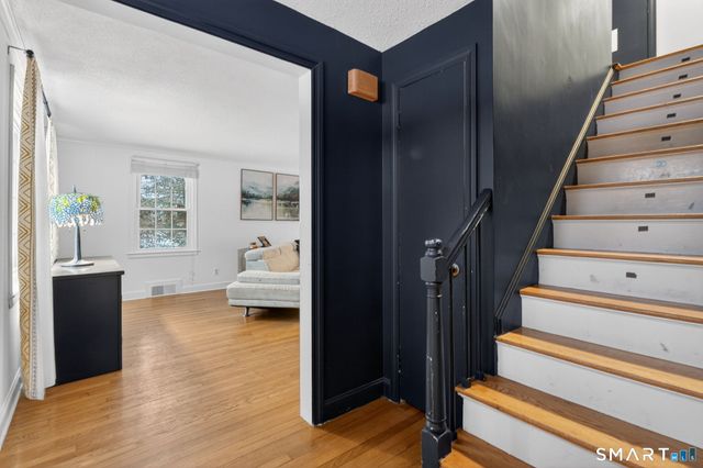 7 Grimes Brook Place, Simsbury, CT 06070