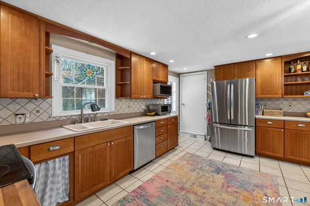 7 Grimes Brook Place, Simsbury, CT 06070