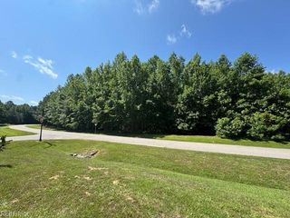 27 East West PW, Gloucester, VA 23061