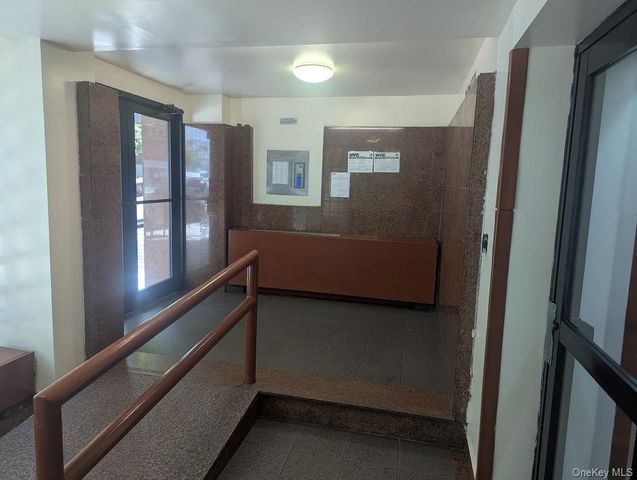 57-10 Junction Blvd 4G, Elmhurst, NY 11373