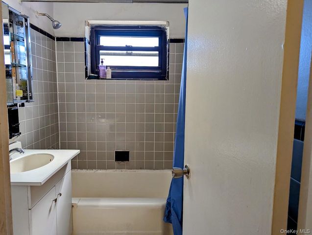 57-10 Junction Blvd 4G, Elmhurst, NY 11373