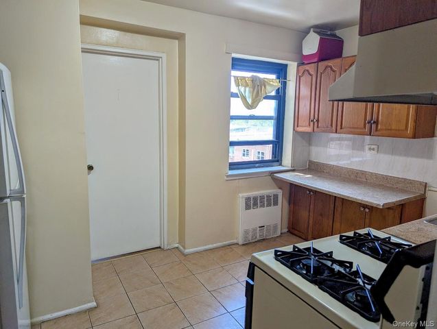 57-10 Junction Blvd 4G, Elmhurst, NY 11373