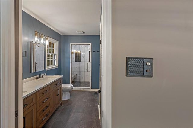 1208 NW Fairway Circle, Blue Springs, MO 64014