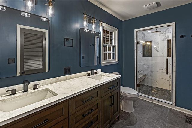 1208 NW Fairway Circle, Blue Springs, MO 64014