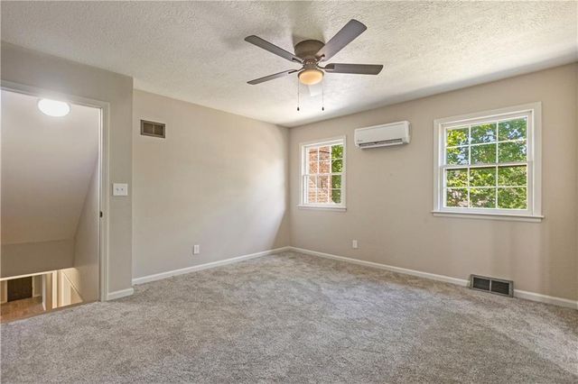 1208 NW Fairway Circle, Blue Springs, MO 64014