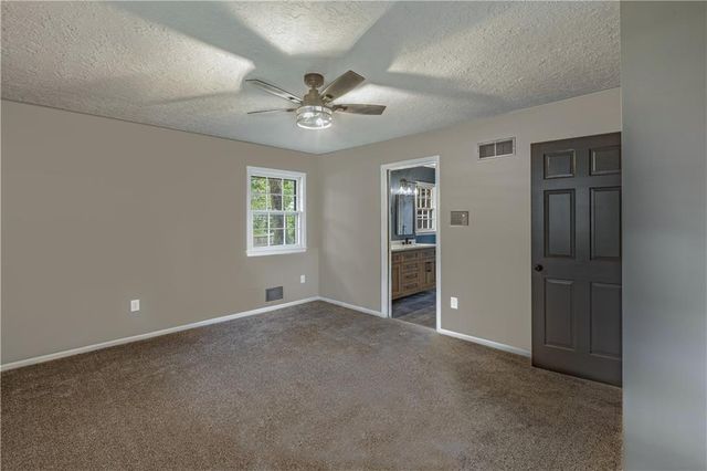 1208 NW Fairway Circle, Blue Springs, MO 64014