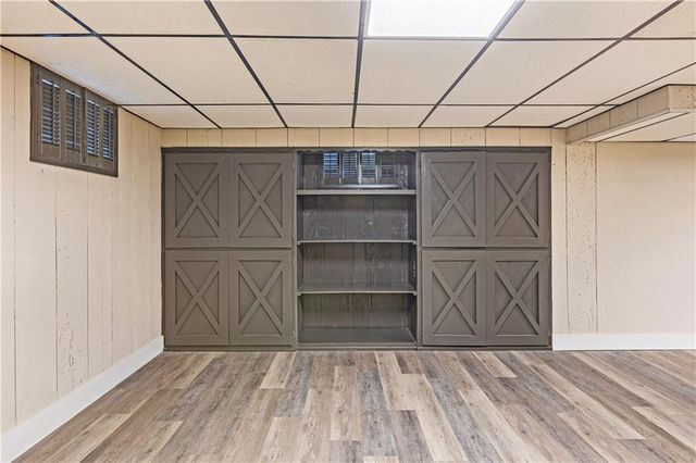 1208 NW Fairway Circle, Blue Springs, MO 64014