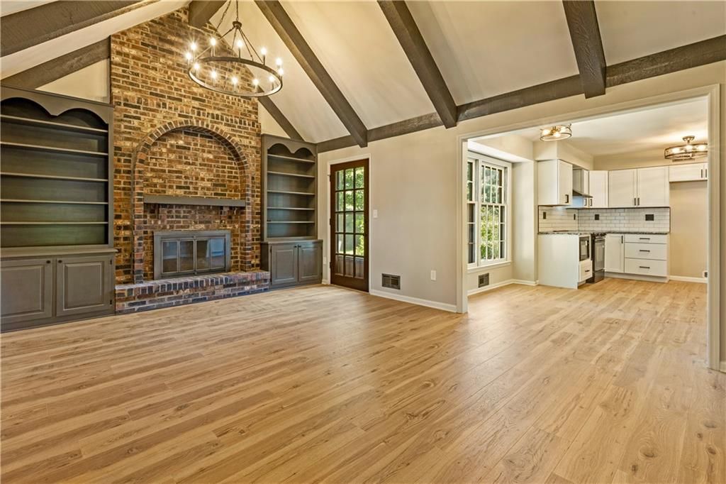 1208 NW Fairway Circle, Blue Springs, MO 64014