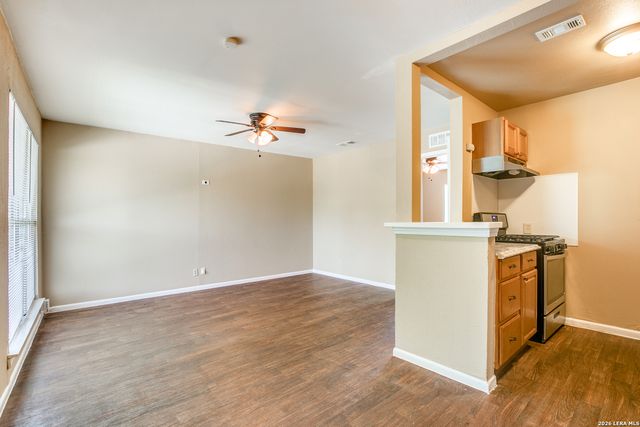 216 Lucas St Apt 2, San Antonio, TX 78209