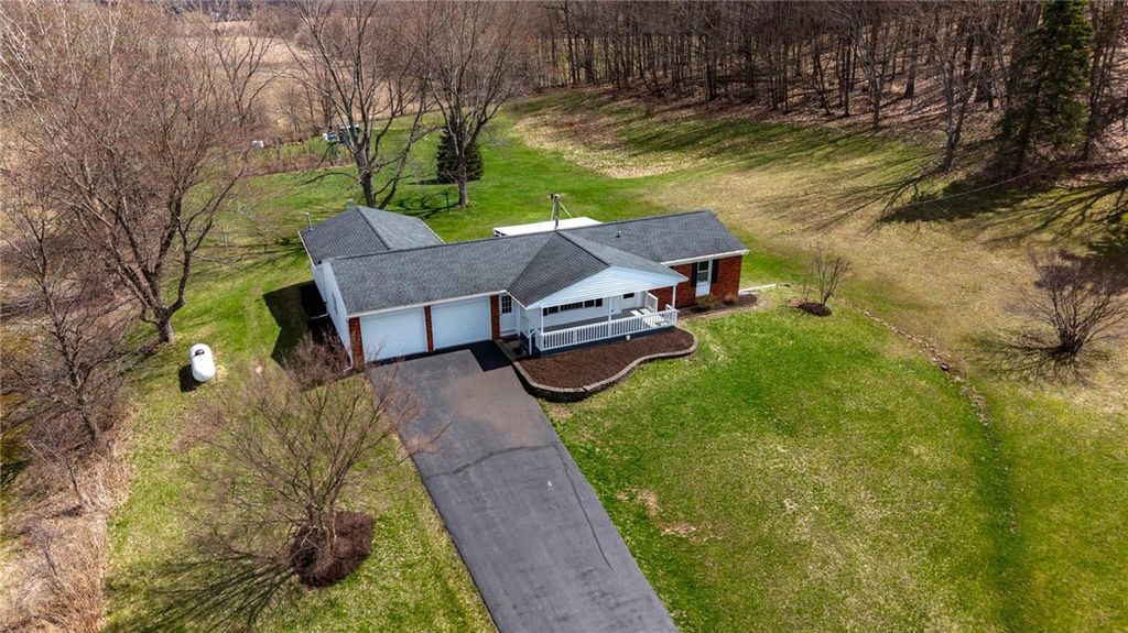 195 Cline Road, Farmington, NY 14564