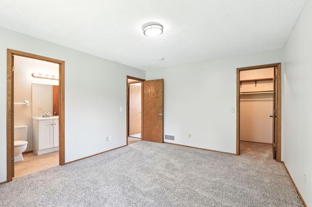 2515 Royals Drive, Minnetonka, MN 55305