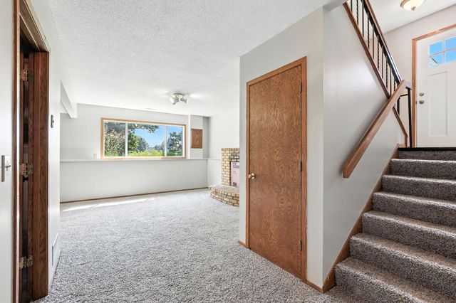 2515 Royals Drive, Minnetonka, MN 55305