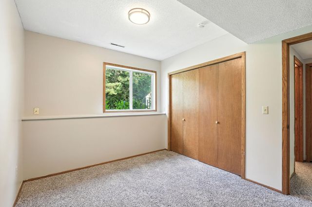 2515 Royals Drive, Minnetonka, MN 55305