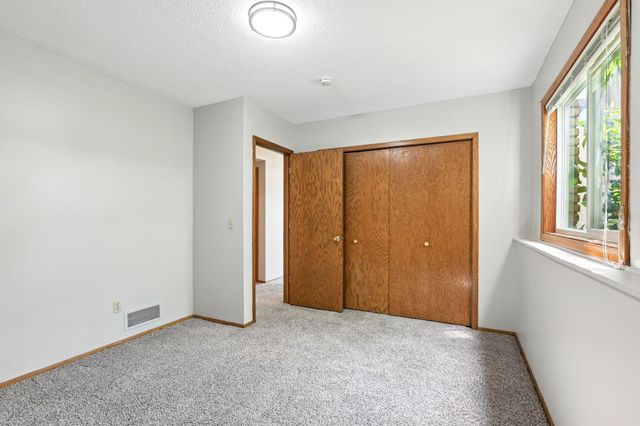 2515 Royals Drive, Minnetonka, MN 55305