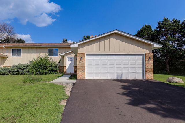 2515 Royals Drive, Minnetonka, MN 55305